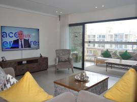 SURF PALACE BEACHFRONT APARTMENT Essaouira – apartament w mieście As-Suwajra