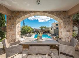 Διαμέρισμα με πισίνα στην Αρτέμιδα: Brauron şehrinde bir otel