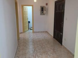 Private Room for rent in Mishrifa Aziziya, hotel a Jiddah