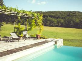 MAISON 10 à 12p, piscine, parc, campagne sans voisin en Drôme provençale，Félines-sur-Rimandoule的小屋