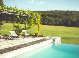 MAISON 8 à 10p, piscine, parc, campagne sans voisin en Drôme provençale