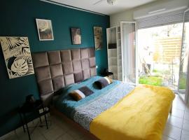 Zemu izmaksu kategorijas viesnīca Appartement T2 en résidence sécurisée pilsētā Oloronsentmarī