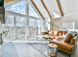 The Glam Shack - Golf, Ski, Spa – hotel w mieście Saint-Faustin