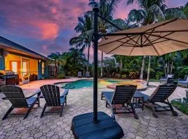 Nautical Escape! Private pool home with a tropical backyard oasis!