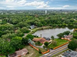 Lake O' Woods! Gated private pool home!