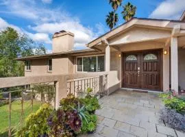 Executive Retreat by Cardo - Renovated, Spacious