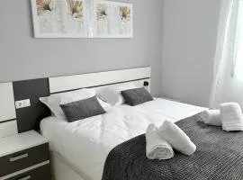 Luxurious, Newly-Renovated Large 2-Bedroom Condo by the Beach