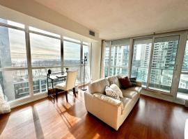 Lake View Apartment w/Parking!, appartement in Toronto
