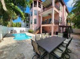 Sweet Home Anna Maria! Private pool home less than 5 min walk to beach!