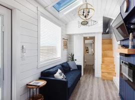 Starboard Tiny Home, tiny house in Apple Valley
