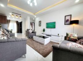 Spacious Modern 2 Bedroom XL #202, hotel en Otinshi