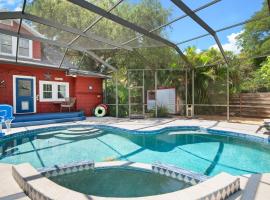 Ville Villekulla! Private pool home near Historic Palmetto!, готель у місті Palmetto