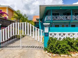 Beach House In Crown Point- walk to the beach, vakantiewoning in Bon Accord