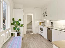 Comfy 4-bedroom barnhouse Ideal for Long Stays, casa o chalet en Åkersberga