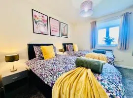 Hidden Gem in Chelmsford by Artisan Stays I Weekly or Monthly Stay Offer I Free Parking I Sleeps 5