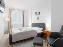 2 bedrooms apartment with kitchen near the subway
