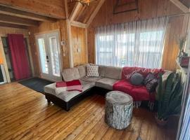Chalet Le Verdier, hotel with parking in Champlain