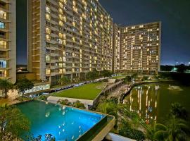 Quiet Low Level Lake View 3BRs Lippo Cikarang EJIP -Min Stay 3 Nights-: Bekasi şehrinde bir otel
