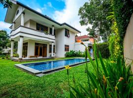 Andaru Graha Puspa For Family and Friends, hotel with pools in Bandung