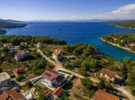 Seaside luxury villa with a swimming pool Cove Makarac, Brac - 22637