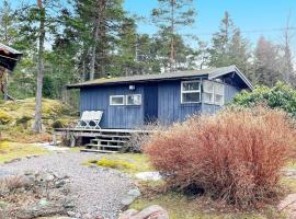 Holiday home GRISSLEHAMN XIV, rumah kotej di Grisslehamn