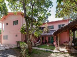 Pink Complex, hotel with parking in Abadiânia