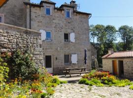 Gite les ducs, hôtel à Mialanes