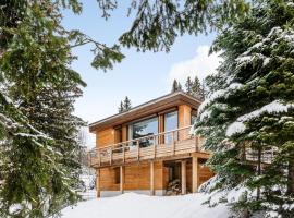Grand Chalet Standing Avec Jacuzzi à Chamrousse ski 1750, hotel em Chamrousse