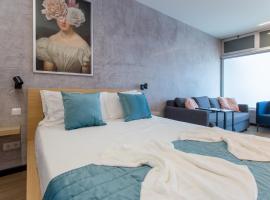 Social Lodge Hollywood Studios, brunarica v Funchalu