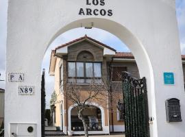 Casa los Arcos, сімейний готель у місті Trespaderne