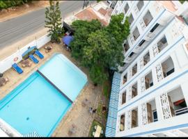 Waves and Wanderlust- Nyali Sunrise, hotel v destinaci Nyali