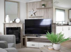Scottish Holiday Home, hotel v destinaci Ardeer Square