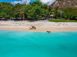 Scar Reef Resort - Beachfront Paradise HALF BOARD or NIGHT STAY, rodinný hotel v destinaci Jereweh