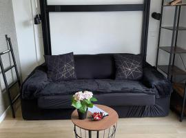 Le Petit Colombes, pet-friendly hotel sa Colombes