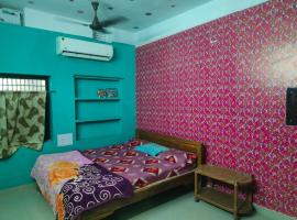 JHARANA GUEST HOUSE, hotel em Puri