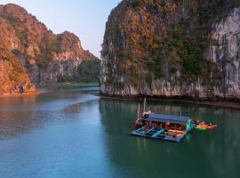 Eco Floating Farm Stay Cai Beo，吉婆島的小屋