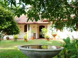 Coconut Treehouse- Villa near Unawatuna Beach