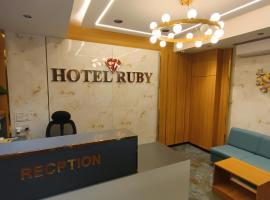HOTEL RUBY, hotel met parkeren in Adalaj