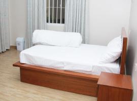 3 Bedroom apartment hosted by Jeremy: Arusha şehrinde bir otel