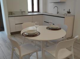 Appartamento Via Varesella – apartament w mieście Brezzo