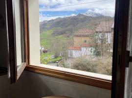 La Ventana de Picos, hotel s parkiriščem v mestu Onís