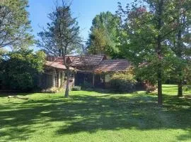 Casa con piscina en barrio privado