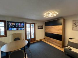 Cosy studio for 4 near ski lift, CRETES B24, Hotel in Les Collons