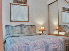 Lake Monroe's Charming Villa, hotel in Bloomington