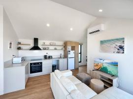 BeachComber holiday house, hotel em Marengo