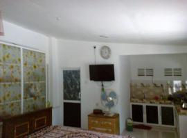 Residence near kovila kanda temple, 10 minutes to the beach., hotel mesra haiwan peliharaan di Weligama