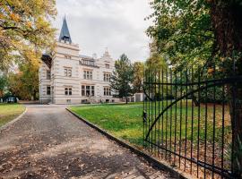 Vila Austerlitz, hotel a prop de Monument de la pau d'Austerlitz, a Slavkov u Brna