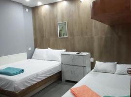 HYTON GRAND, hotel v destinaci Urapakkam