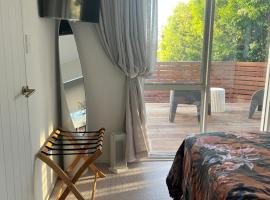 Sun and sea at manly, ξενοδοχείο σε Whangaparaoa