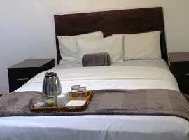 Khaya Mnandi Leisure Suites